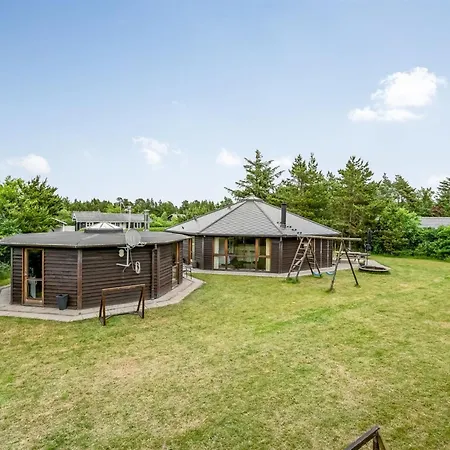 Reiner - 300m To The Fjord By Interhome